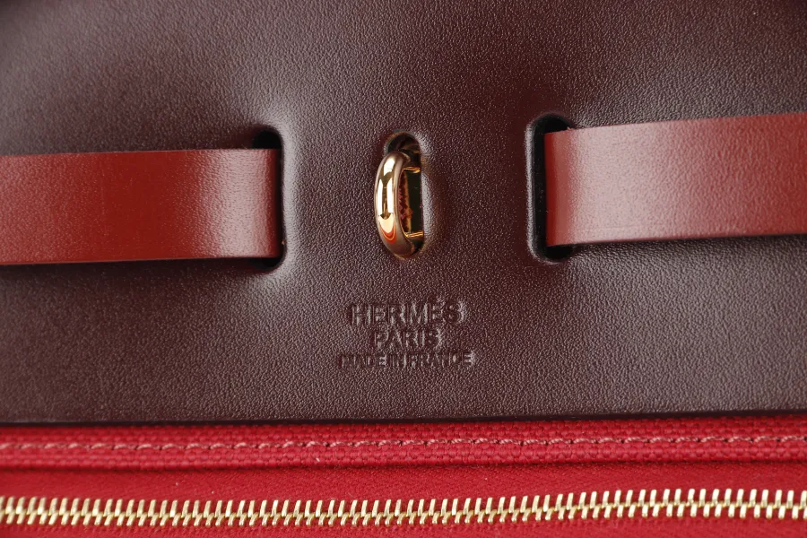 HERMES HERBAG 31 STAMP B (YEAR 2023) ROUGE CANVAS GOLD HARDWARE WITH DUST COVER AND BOX