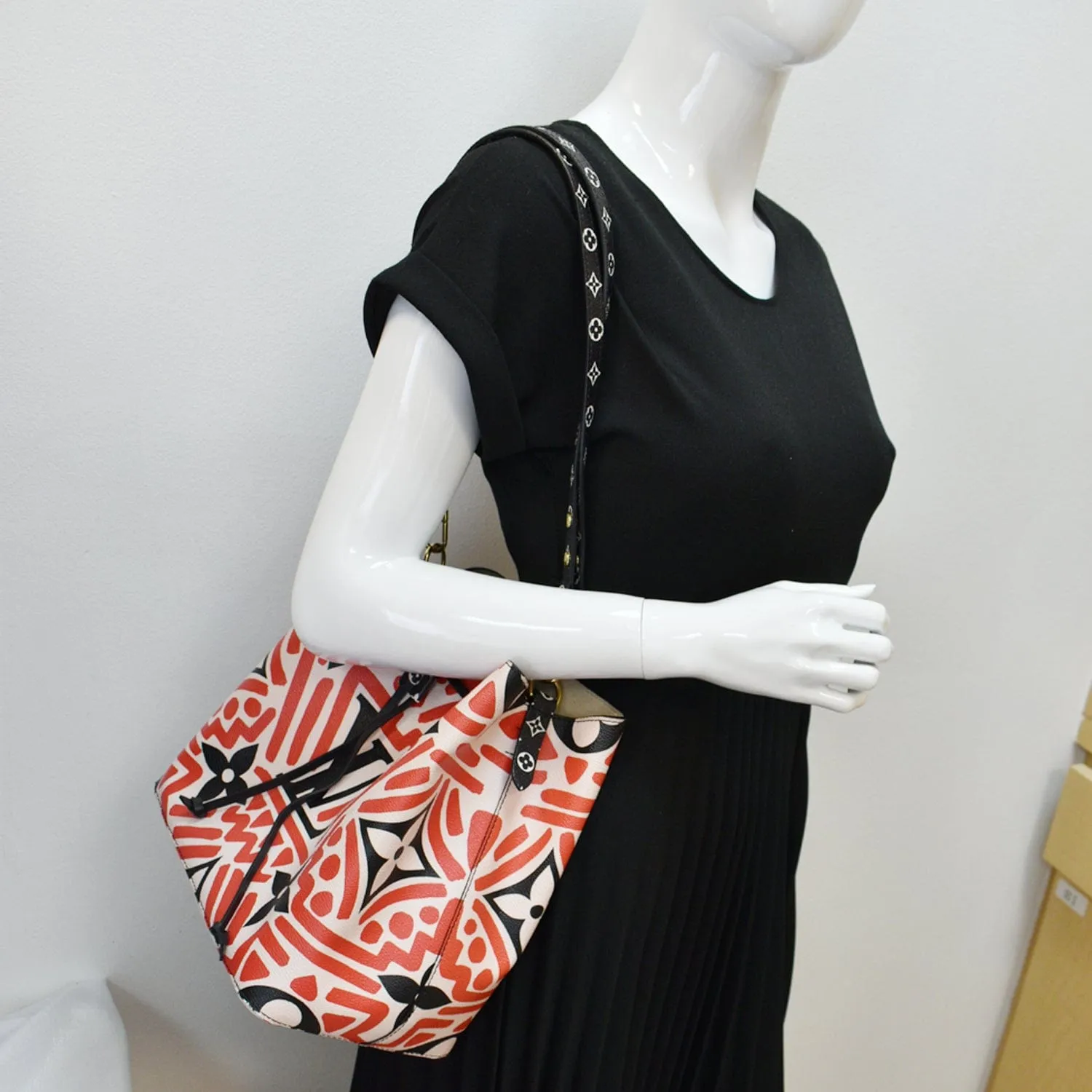 LOUIS VUITTON Crafty NeoNoe MM Monogram Canvas Shoulder Bag Red
