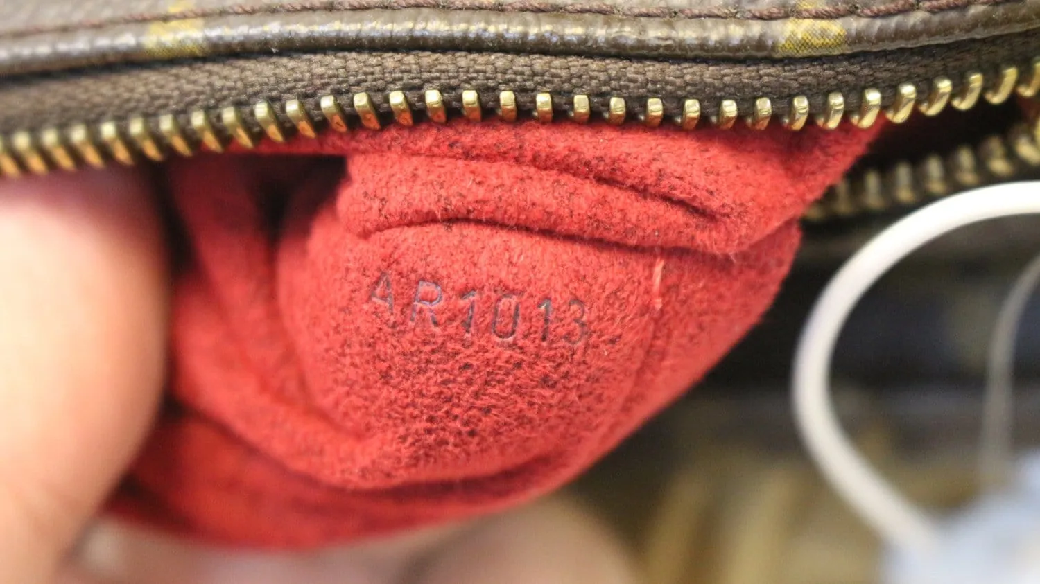 LOUIS VUITTON Monogram Canvas Viva Cite MM Shoulder Bag - Sale