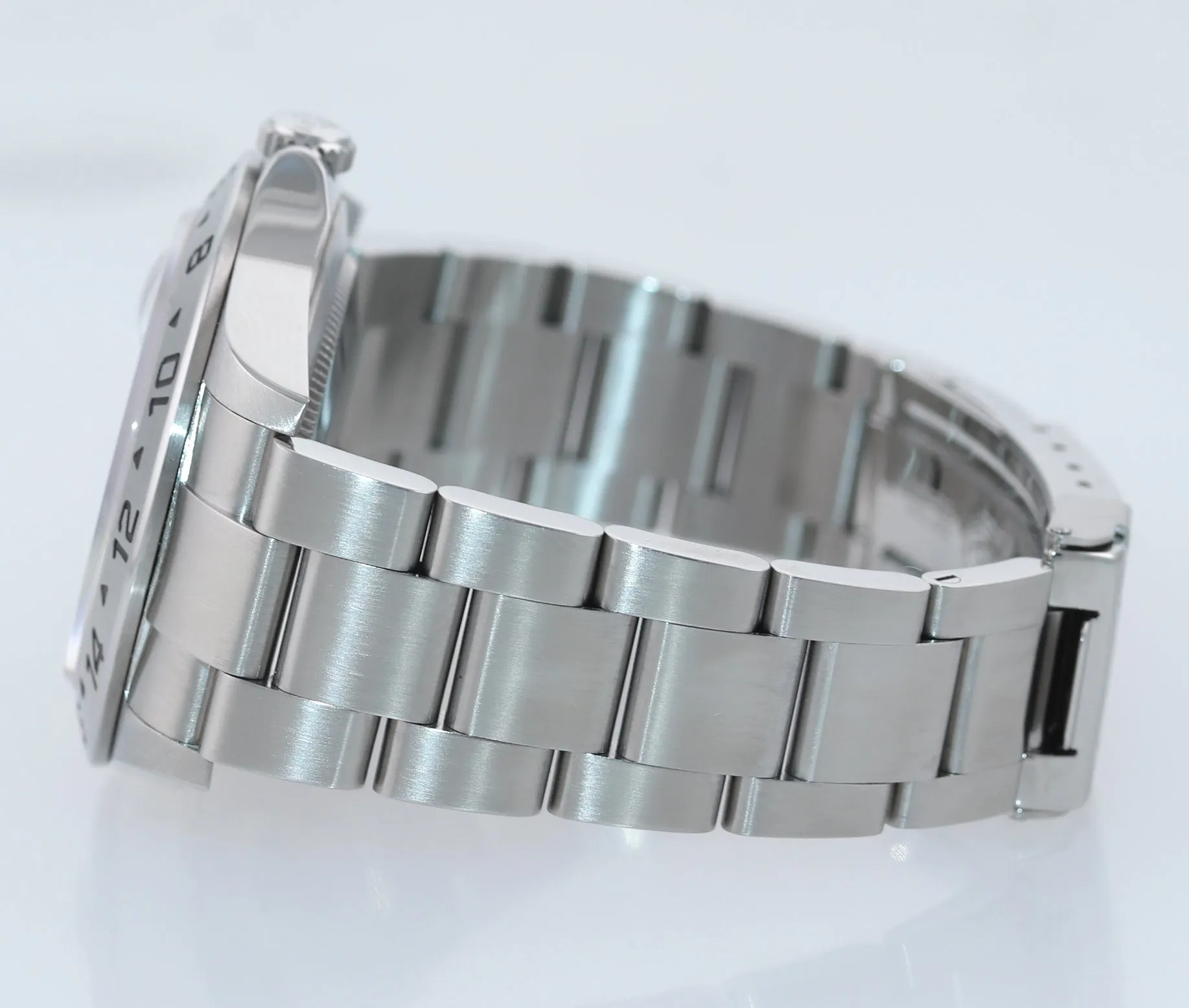 PAPERS UNPOLISHED 3186 WHITE Rolex Explorer II 16570 Stainless Steel 40mm Watch