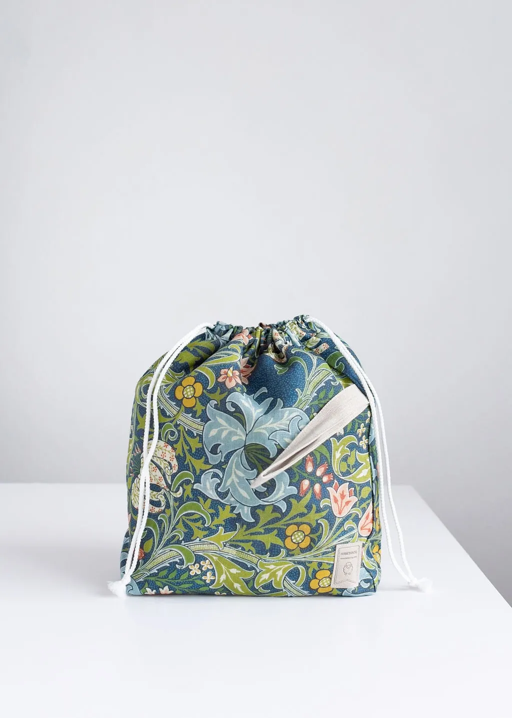 Project Bag. Small bag. Special KnitterBag design. Bag inspired by William Morris, Golden Lily print