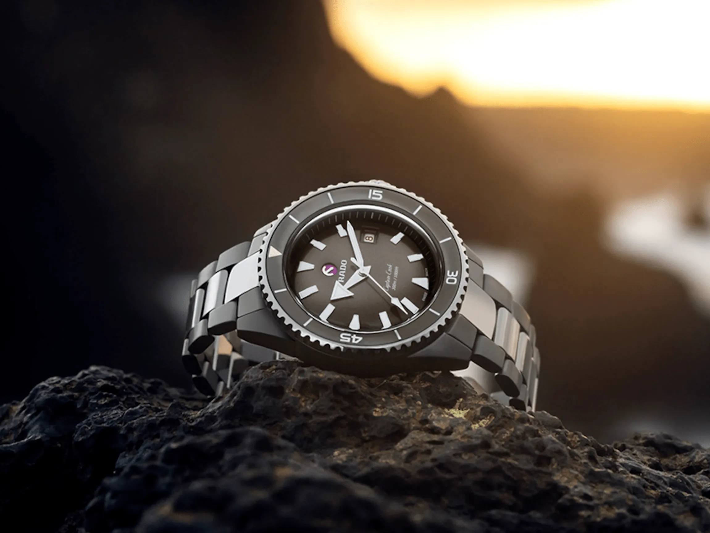 RADO Captain Cook Plasma High-Tech Ceramic Diver 43mm Grey Dial Men's Watch R32144102
