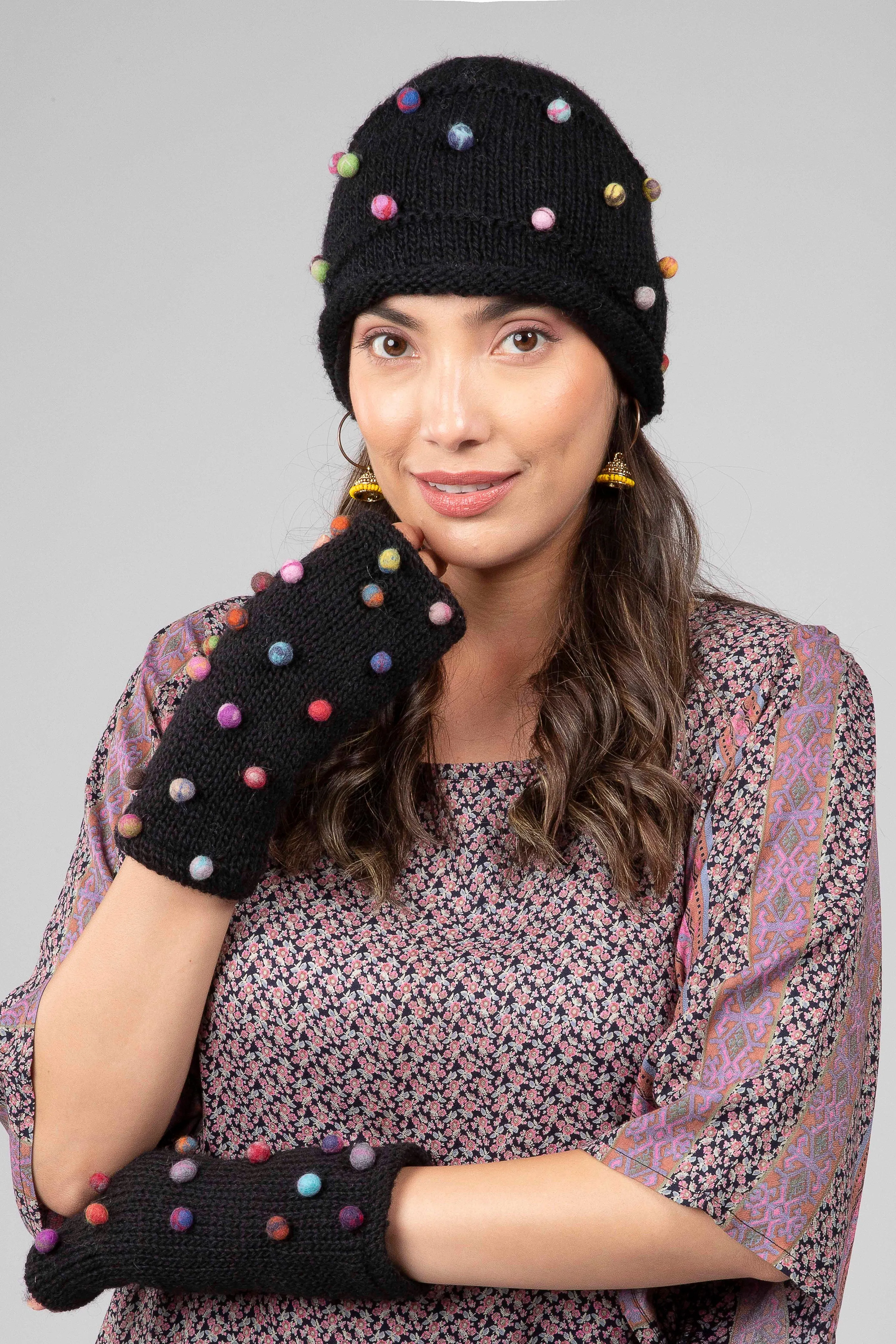 Sugar Dot Handwarmer